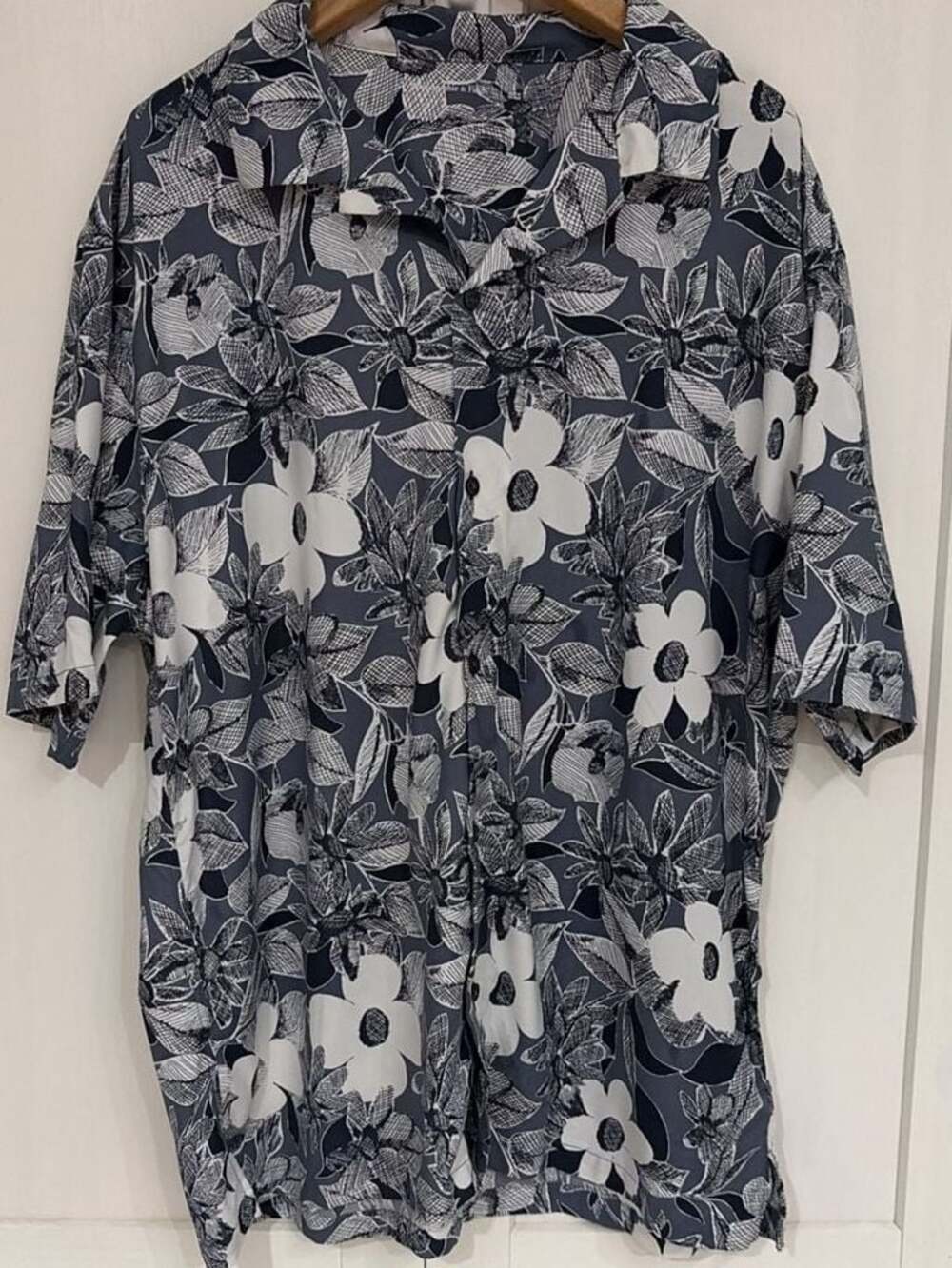 Abercrombie & Fitch Men's Large Short Sleeve Floral Print Camp Shirt